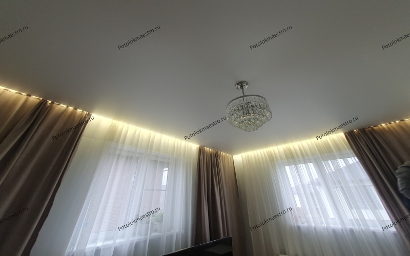 встроенная ниша для штор с подсветкой
